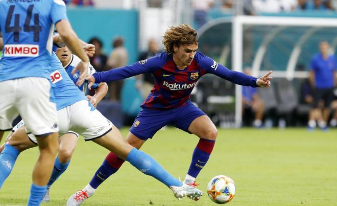 那不勒斯赛前列队欢迎格列兹曼，尊重对手尽显风度！的简单介绍